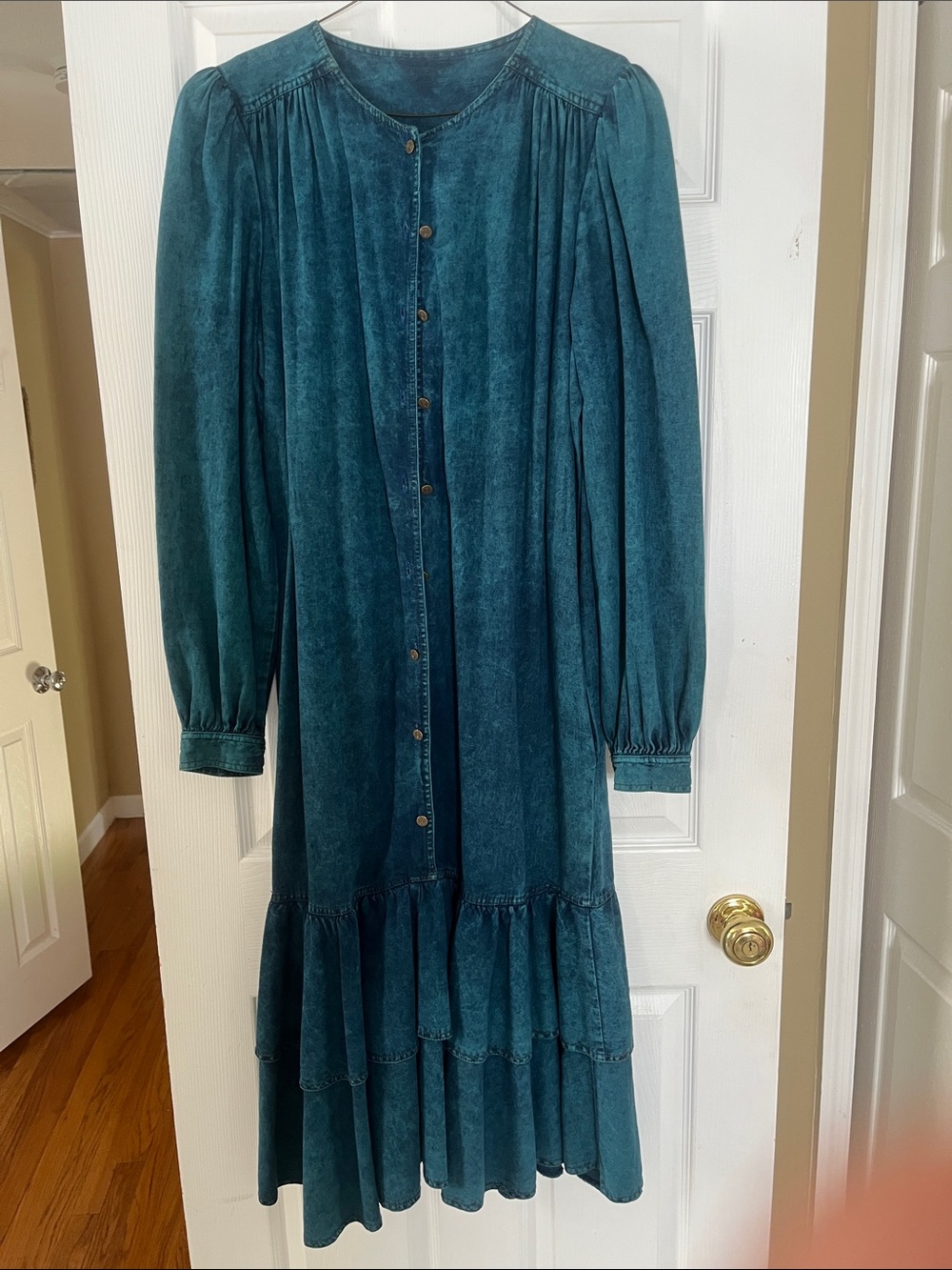 Vintage Equipments Militaires Button-Front Long Sleeve Tiered Maxi Dress
